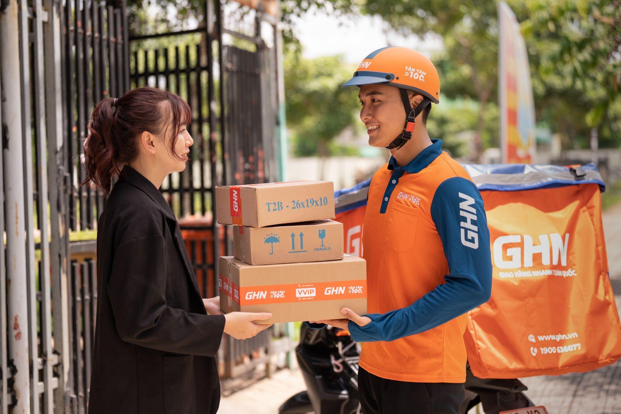 - Gợi ý các shop có dịch vụ giao hàng nhanh và miễn phí