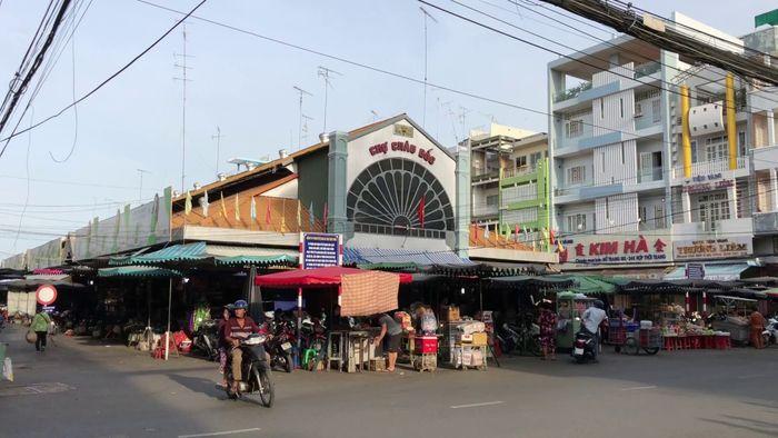 Tại Sao Chợ Châu Đốc Là Điểm Đến Không Thể Thiếu Trong Hành Trình Khám Phá An Giang