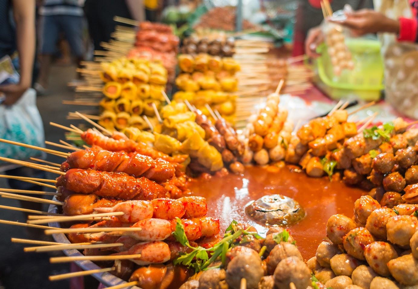 Trải Nghiệm Văn Hóa Ẩm Thực Đường Phố Đầy Màu Sắc