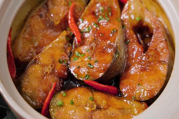 Cá Kho Tộ: Hương Vị Thiên Nhiên Trong Mỗi Miếng Thịt