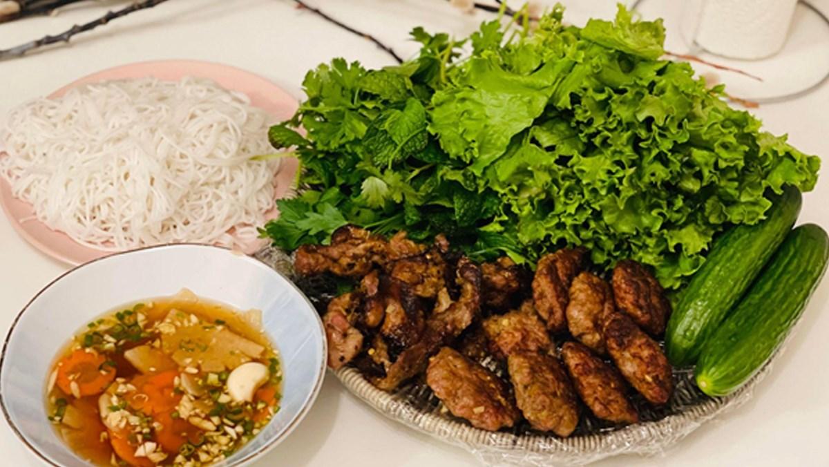 Lời Khuyên Để Có Một Bữa Ăn Bún Chả Đáng Nhớ Ở Hà Nội