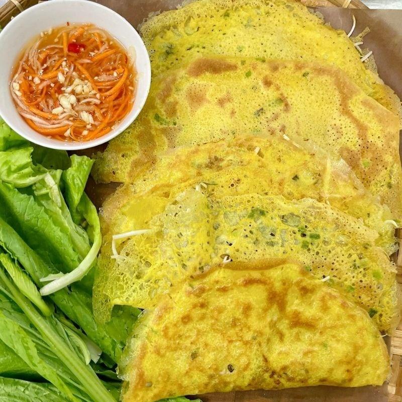 - Bánh Xèo Miền Tây: Vị Giòn Rụm Đậm Đà Trong Ngày Giỗ