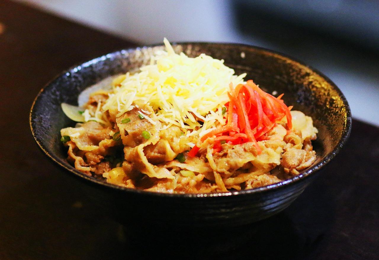 Gợi Ý Những Món Ăn Nhất Định Phải Thử Tại REVER